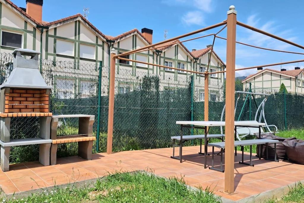 Espectacular Casa Rural En Espinosa De Los Monteros Exterior photo